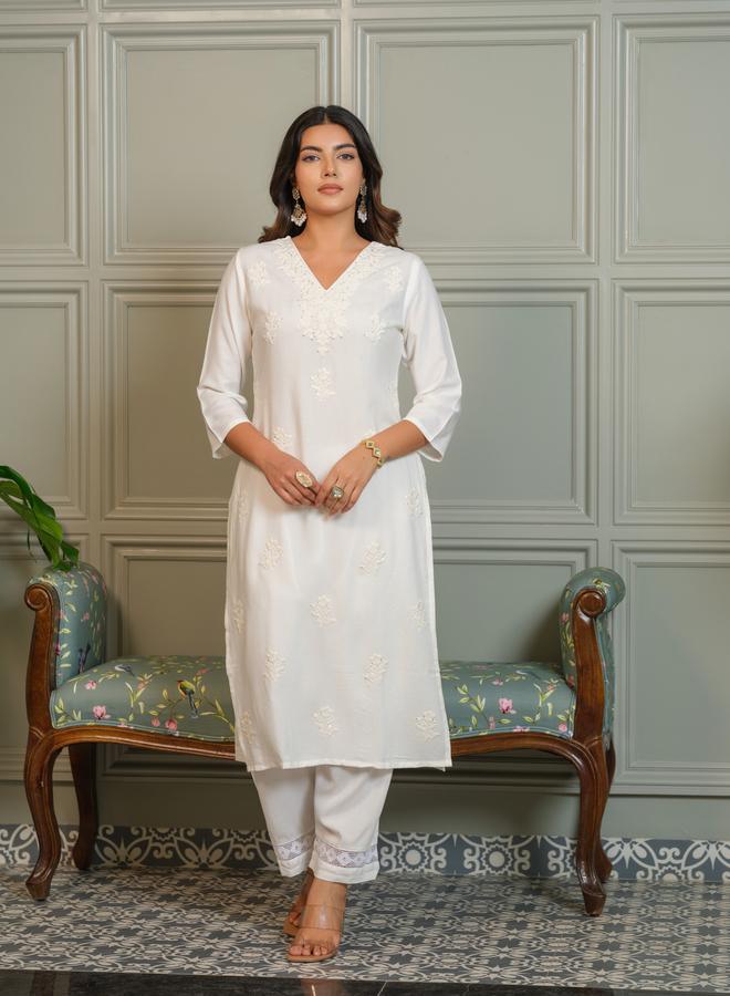 DW Women Embroidered Straight Kurta and Trousers Co-Ords - Image 4